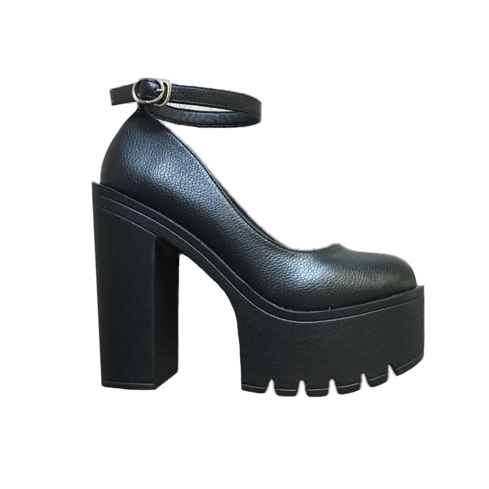 MDE Boutique Black Faux Leather Ankle Strap Platform Bratz Block Heels Pumps